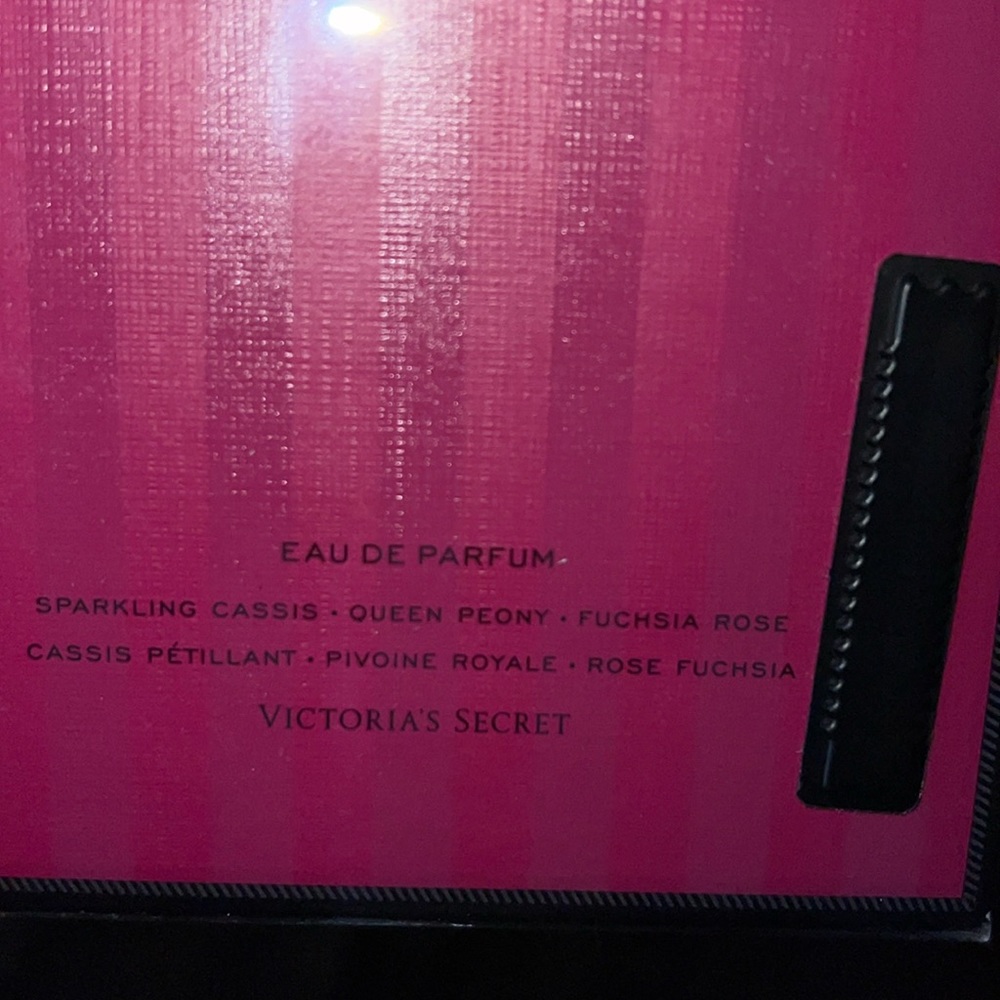 NWT in original packaging Victoria’s Secret Bombshell Passion perfume 1.7 fl oz - Picture 2 of 2